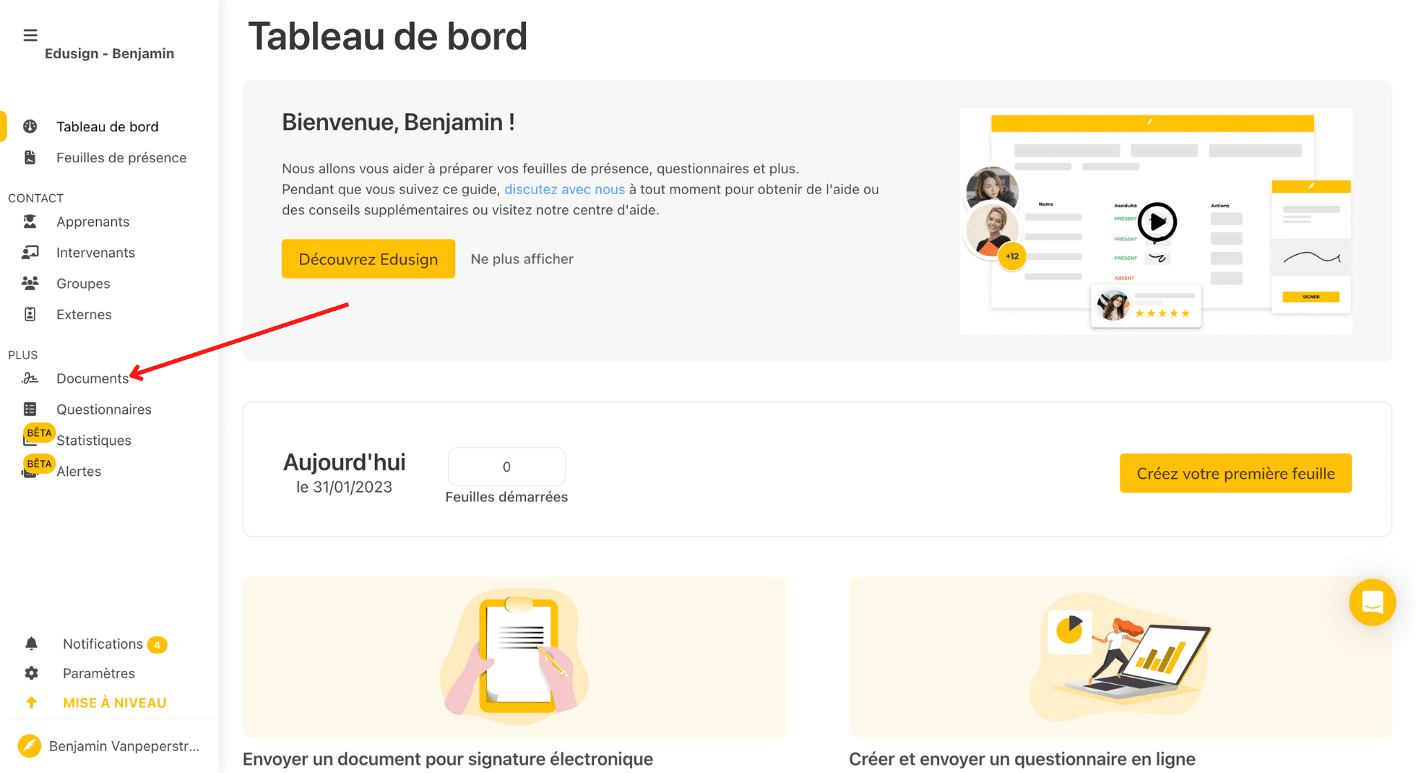 Dashboard du logiciel Edusign avec une flèche rouge pointée sur la catégorie "Documents"